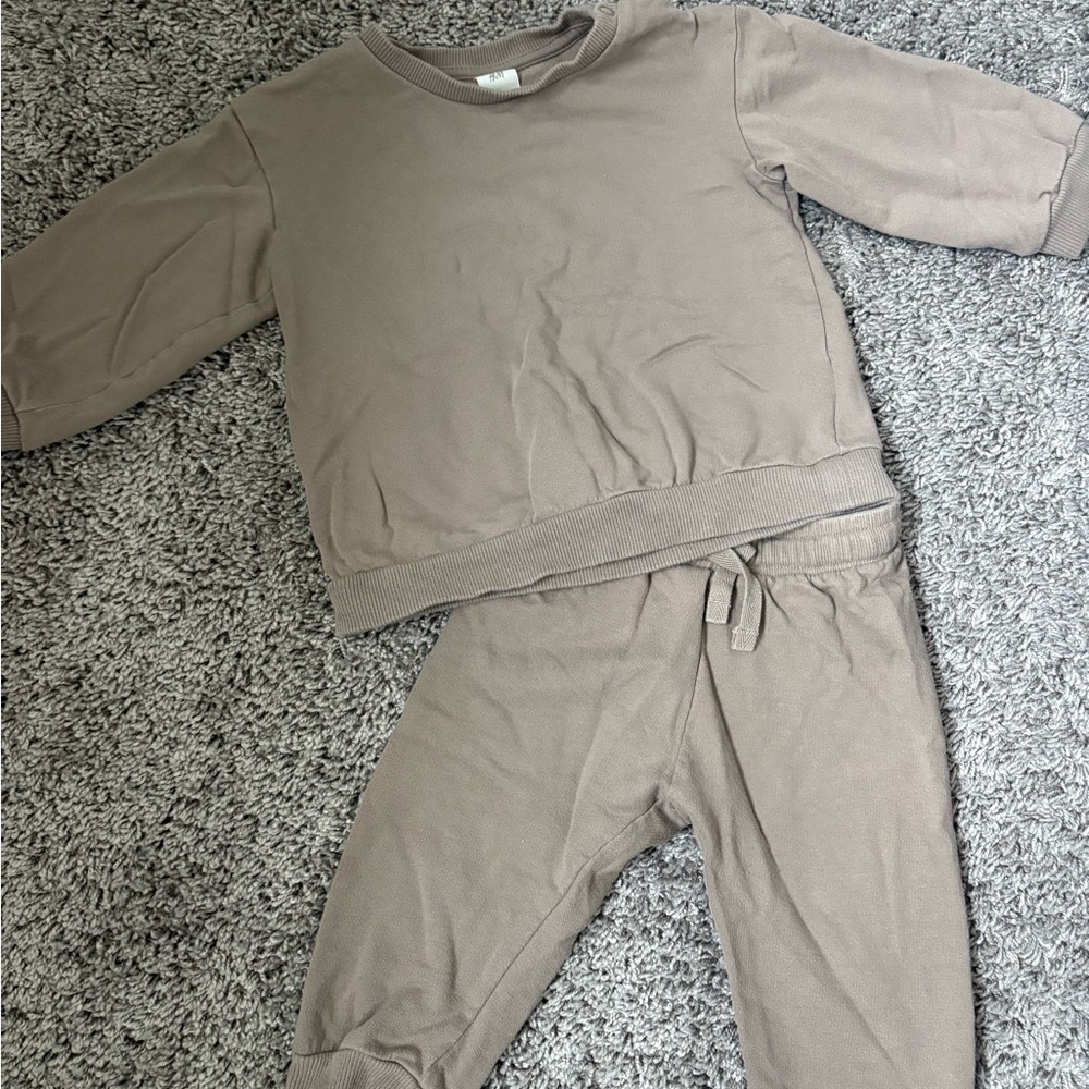 H&M Kids Pajama Set in Tan